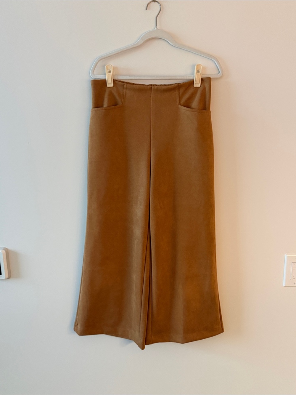 Tahari Warm Camel faux suede cropped pants